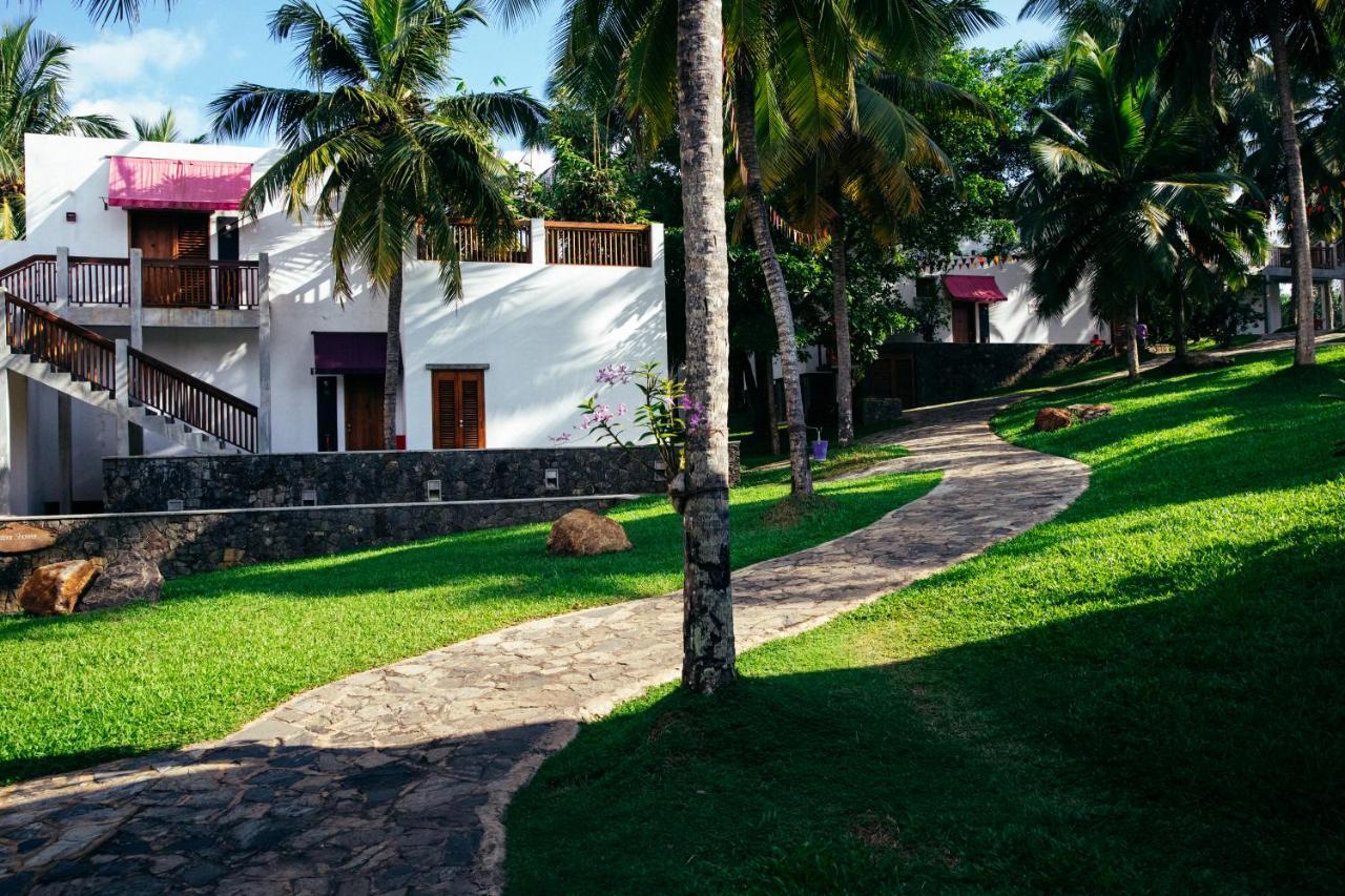 Utmt - Underneath The Mango Tree Spa & Beach Resort Dickwella Exterior photo