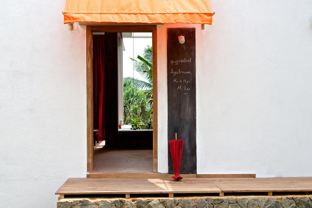 Utmt - Underneath The Mango Tree Spa & Beach Resort Dickwella Room photo
