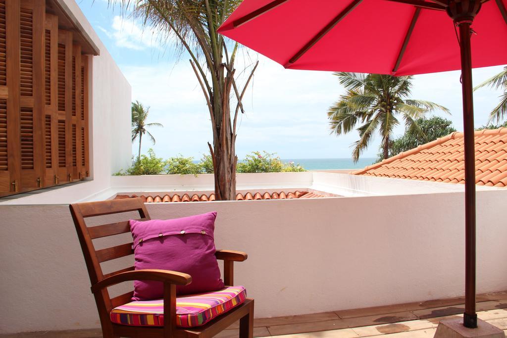 Utmt - Underneath The Mango Tree Spa & Beach Resort Dickwella Room photo