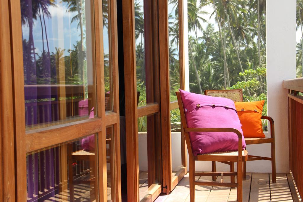 Utmt - Underneath The Mango Tree Spa & Beach Resort Dickwella Room photo